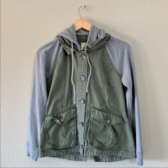 Hollister Jackets & Blazers - Hollister green and grey army style light fall jacket